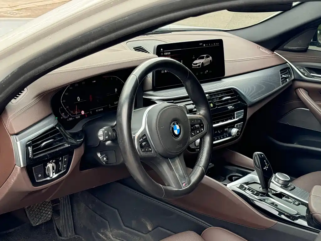 BMW 5 Series — фото 4