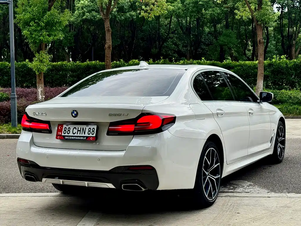 BMW 5 Series — фото 10