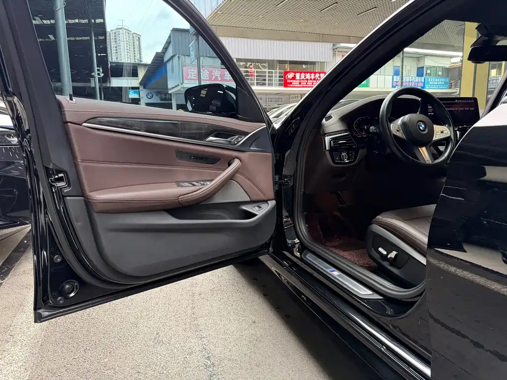 BMW 5 Series — фото 11