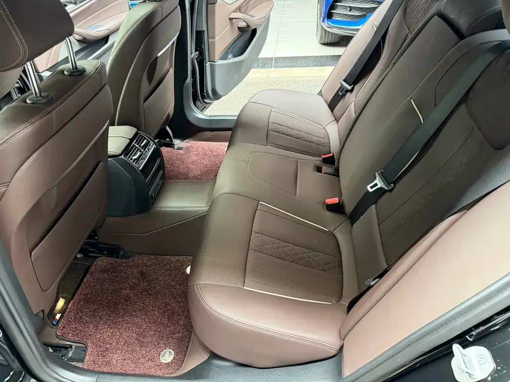 BMW 5 Series — фото 14