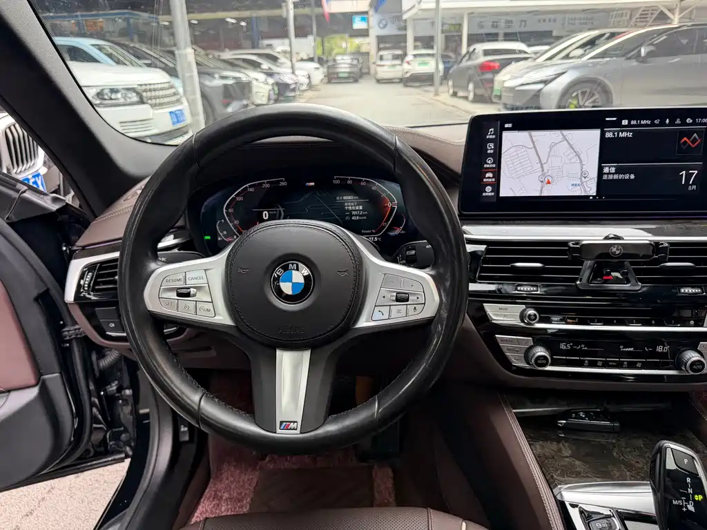 BMW 5 Series — фото 17