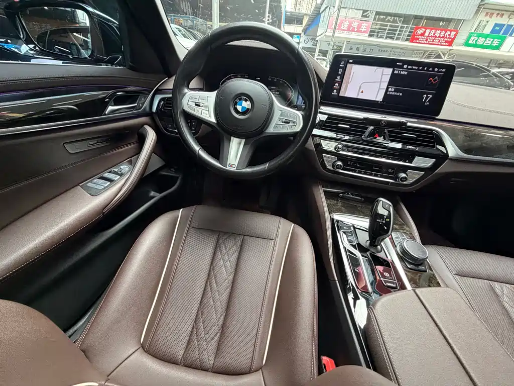 BMW 5 Series — фото 29