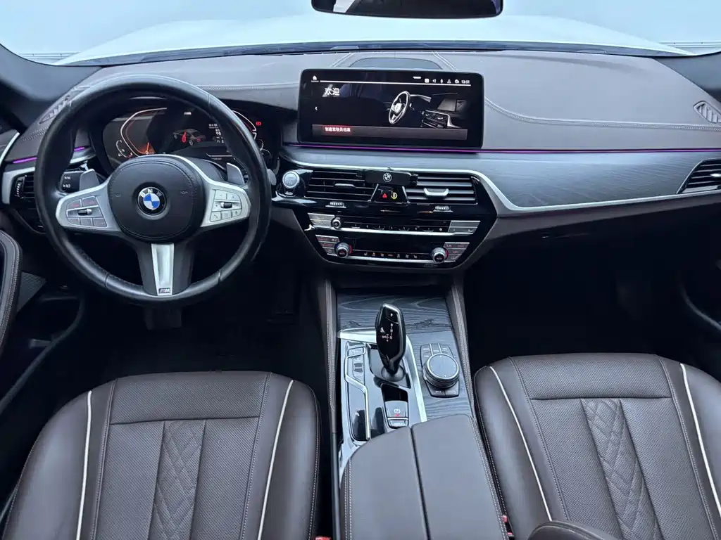 BMW 5 Series — фото 11
