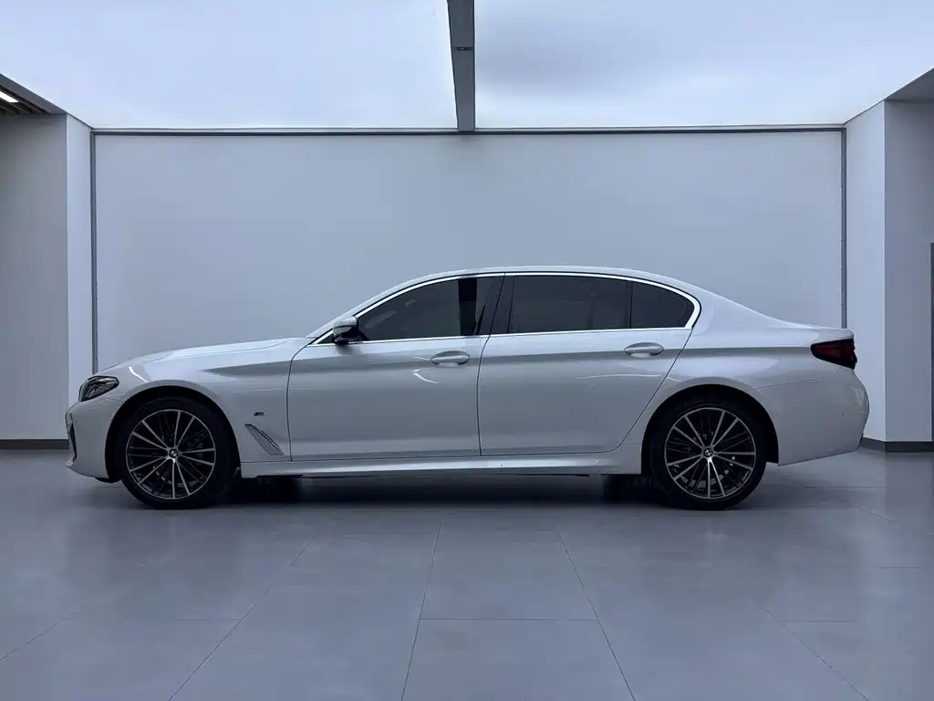 BMW 5 Series — фото 3