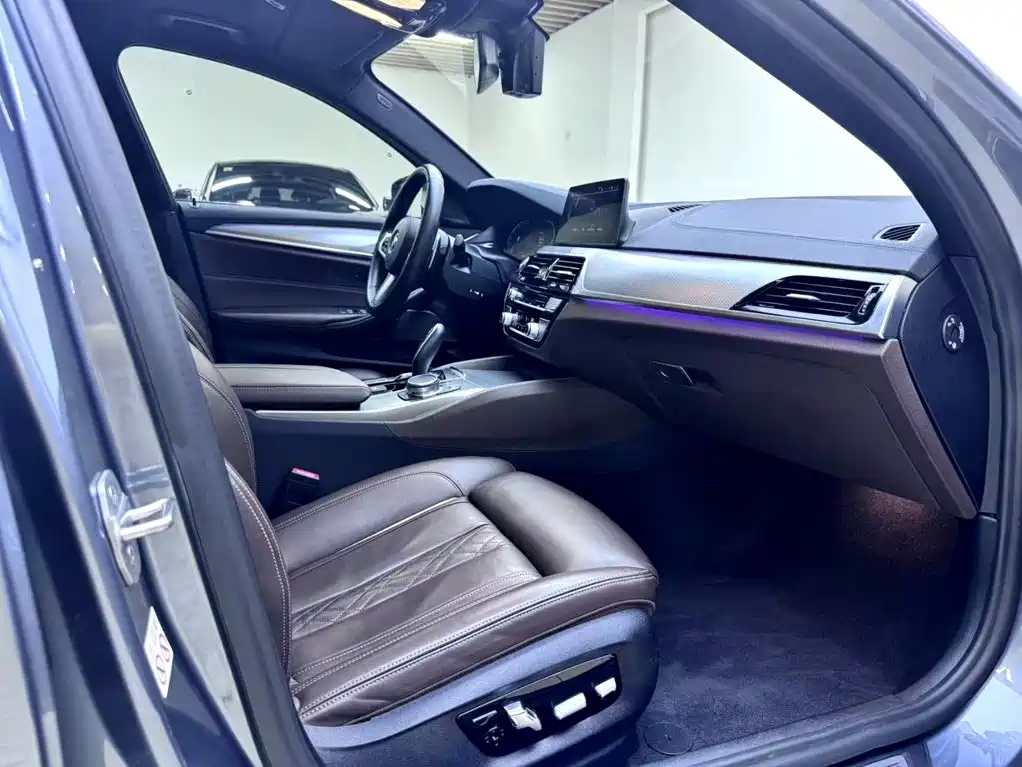 BMW 5 Series (Import) — фото 11