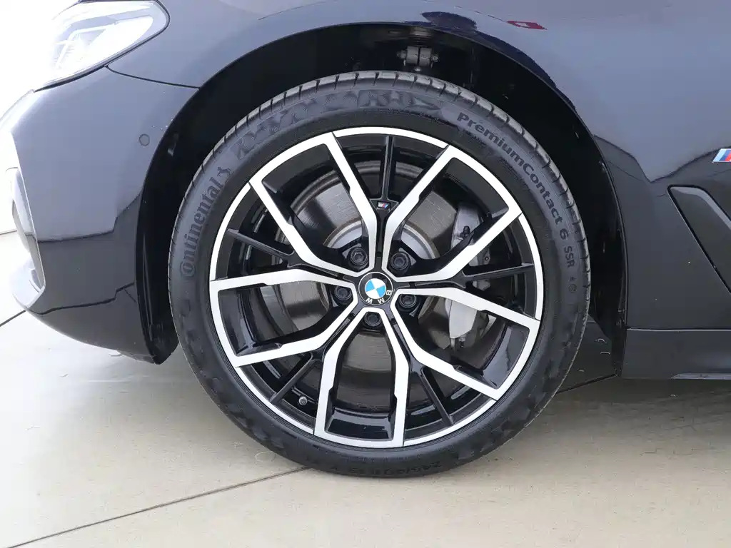BMW 5 Series — фото 19