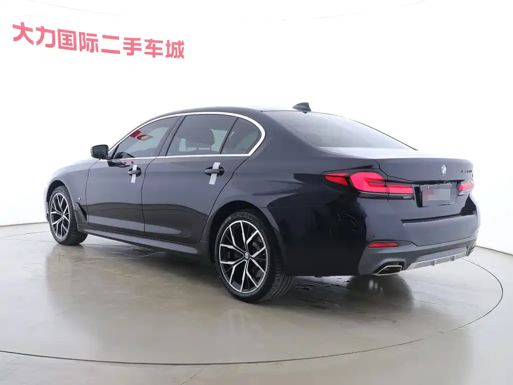 BMW 5 Series — фото 20