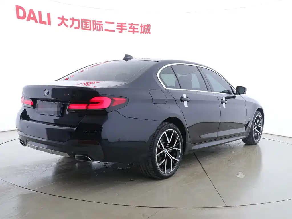 BMW 5 Series — фото 22