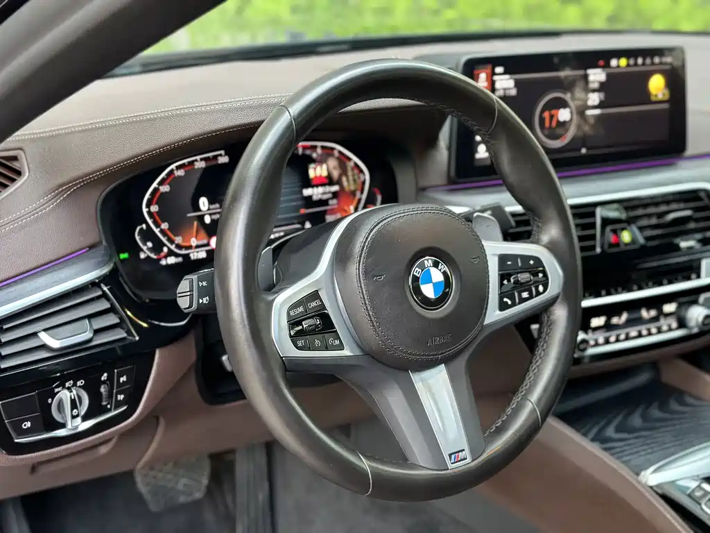 BMW 5 Series — фото 9