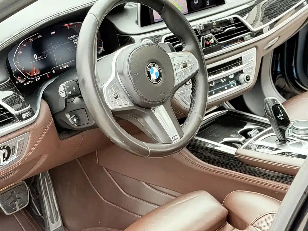 BMW 7 Series — фото 4