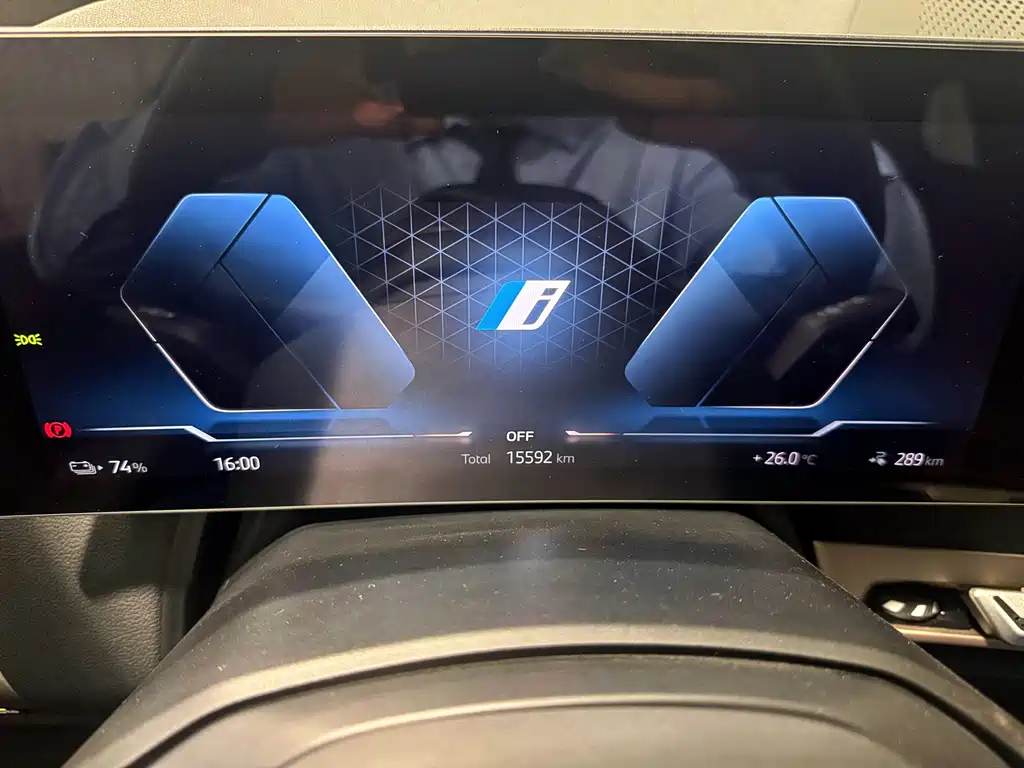 BMW iX — фото 13
