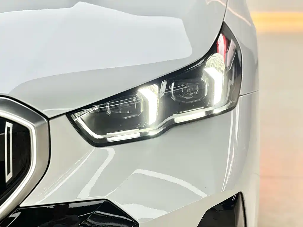 BMW 5 Series — фото 17