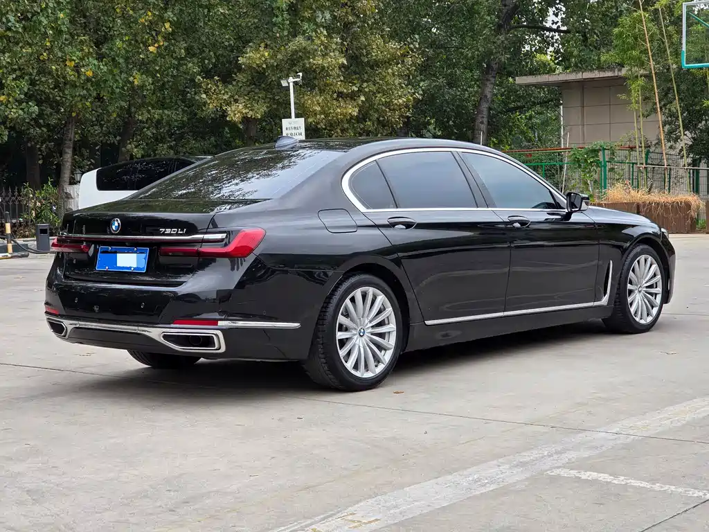 BMW 7 Series — фото 4