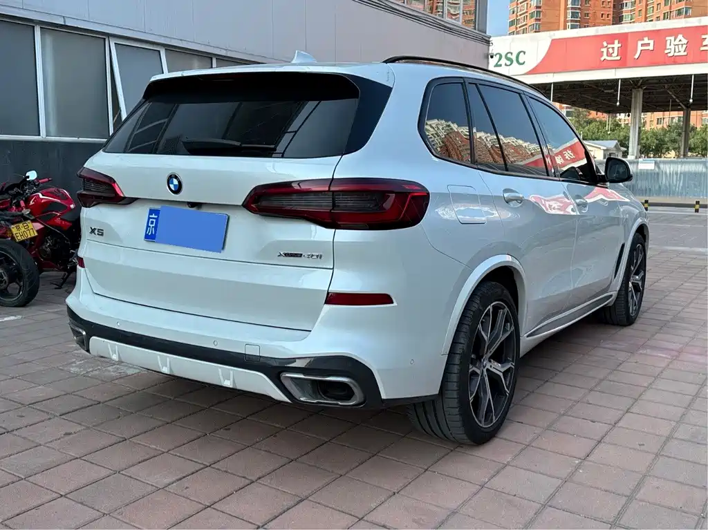 BMW X5 (Import) — фото 6