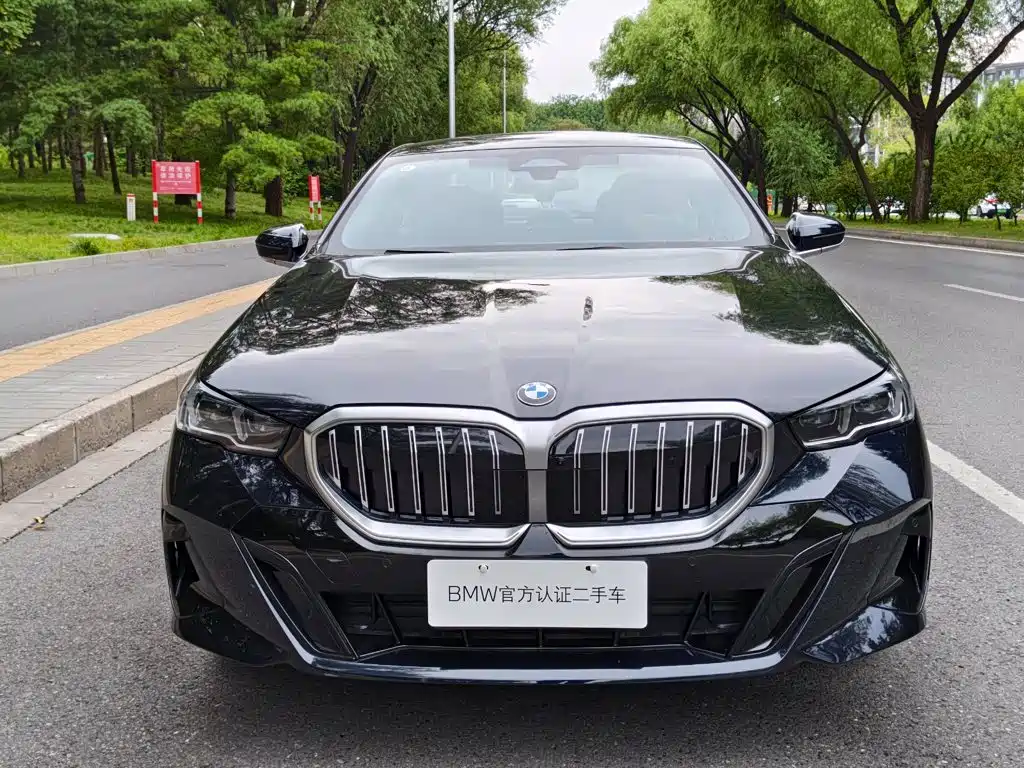 BMW 5 Series — фото 2