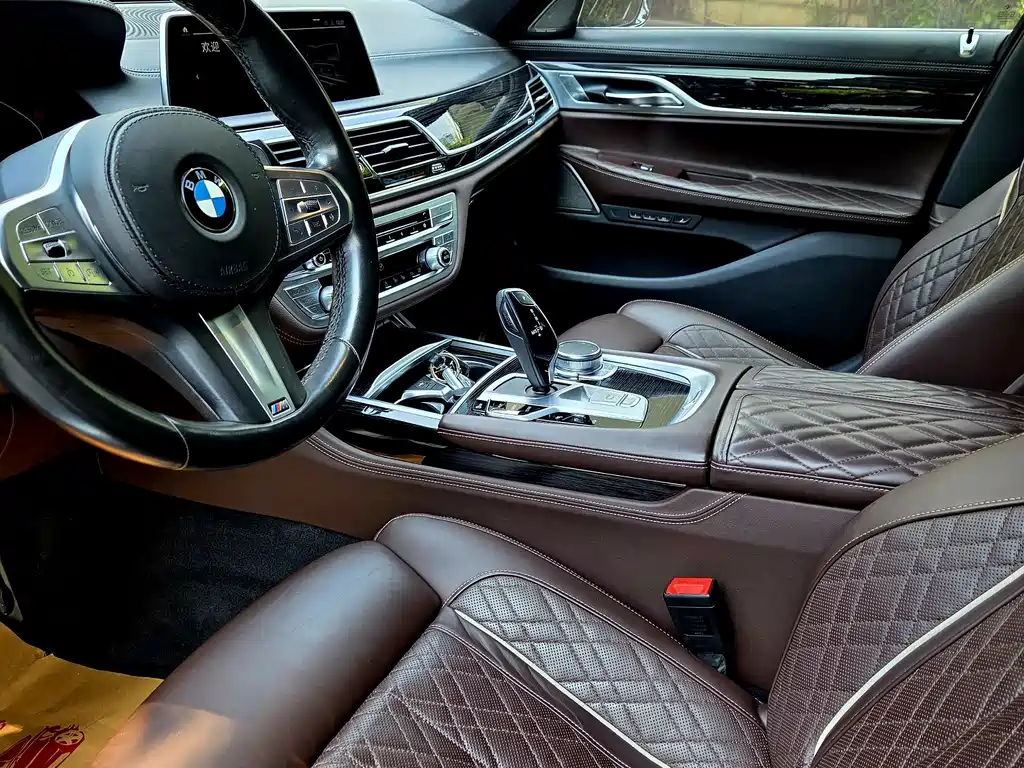 BMW 7 Series — фото 6