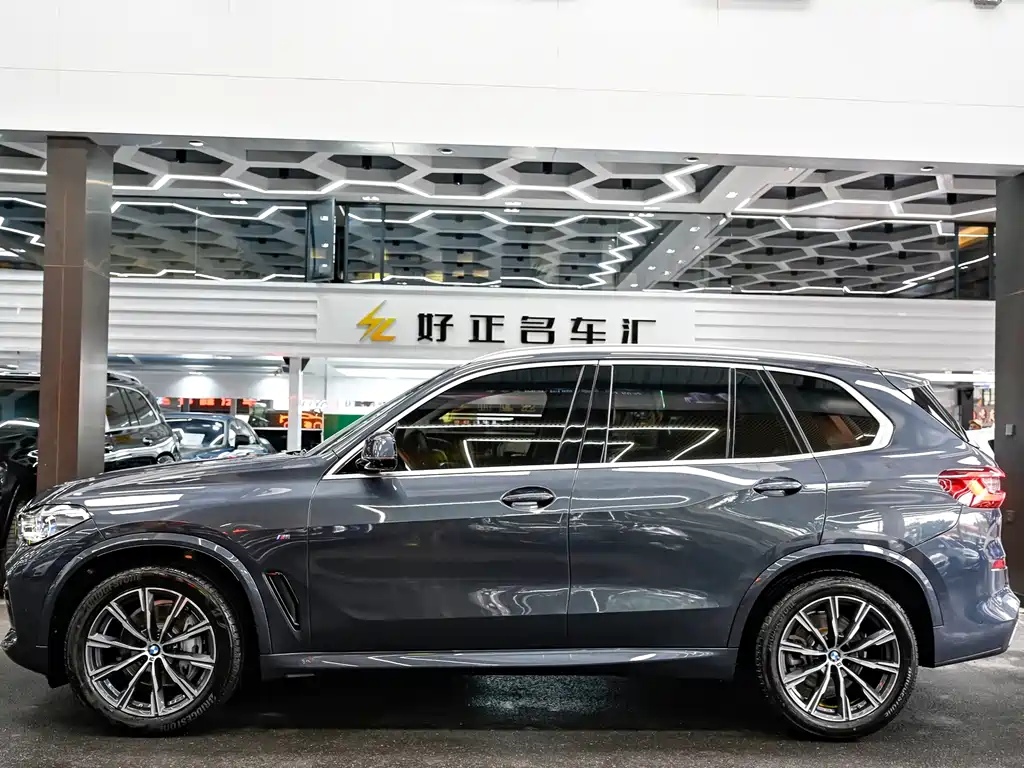 BMW X5 (Import) — фото 3