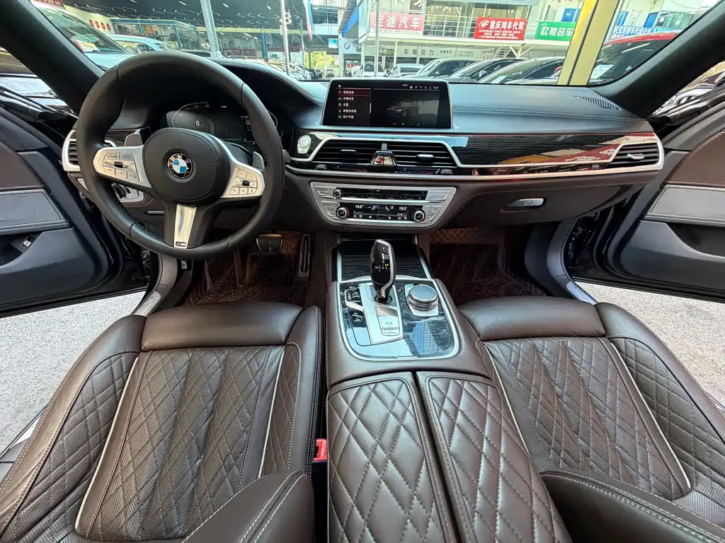 BMW 7 Series — фото 20