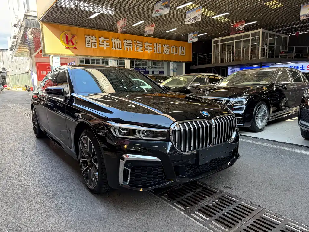 BMW 7 Series — фото 4