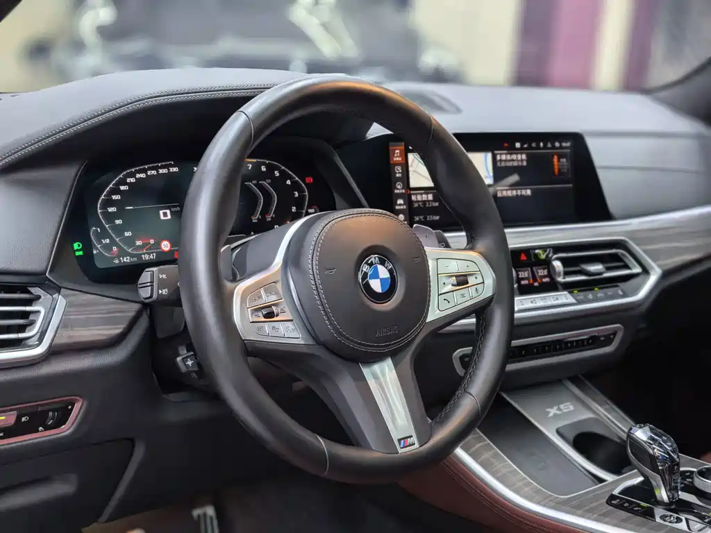 BMW X5 — фото 14