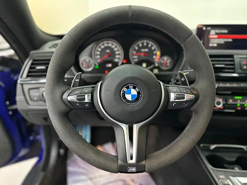 BMW M4 — фото 9