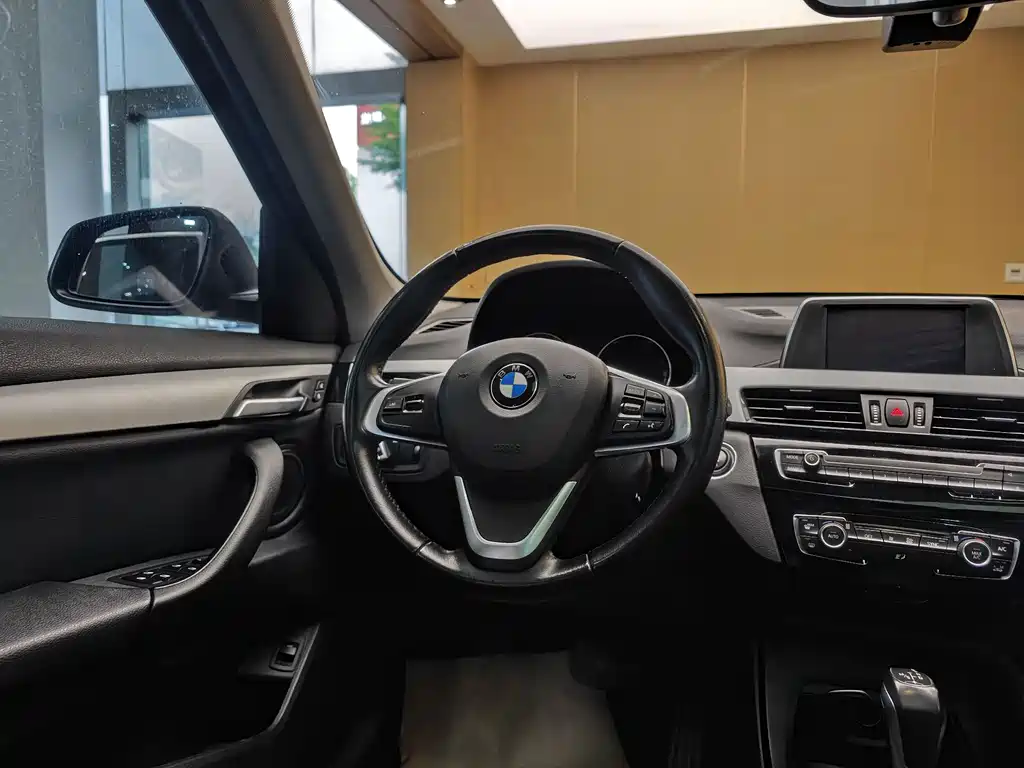 BMW X1 — фото 14