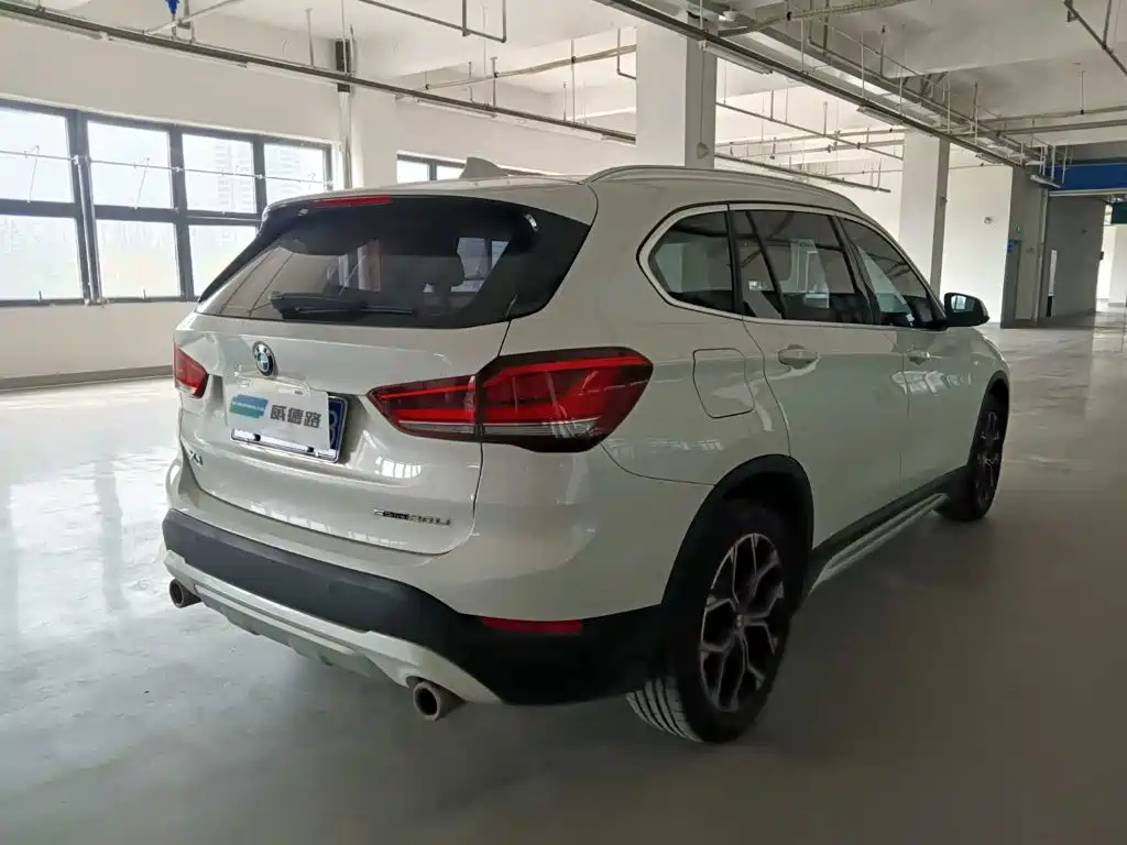 BMW X1 — фото 6