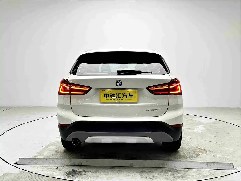 BMW X1 — фото 18