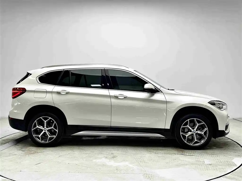 BMW X1 — фото 4