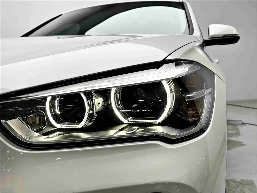 BMW X1 — фото 5