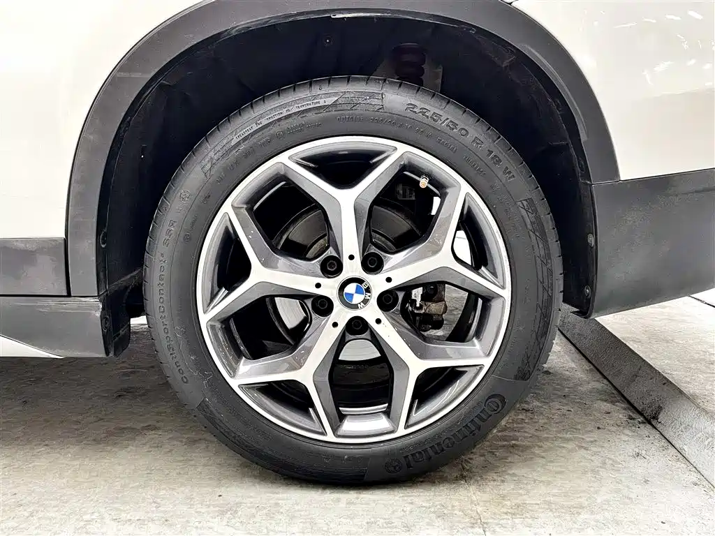 BMW X1 — фото 6