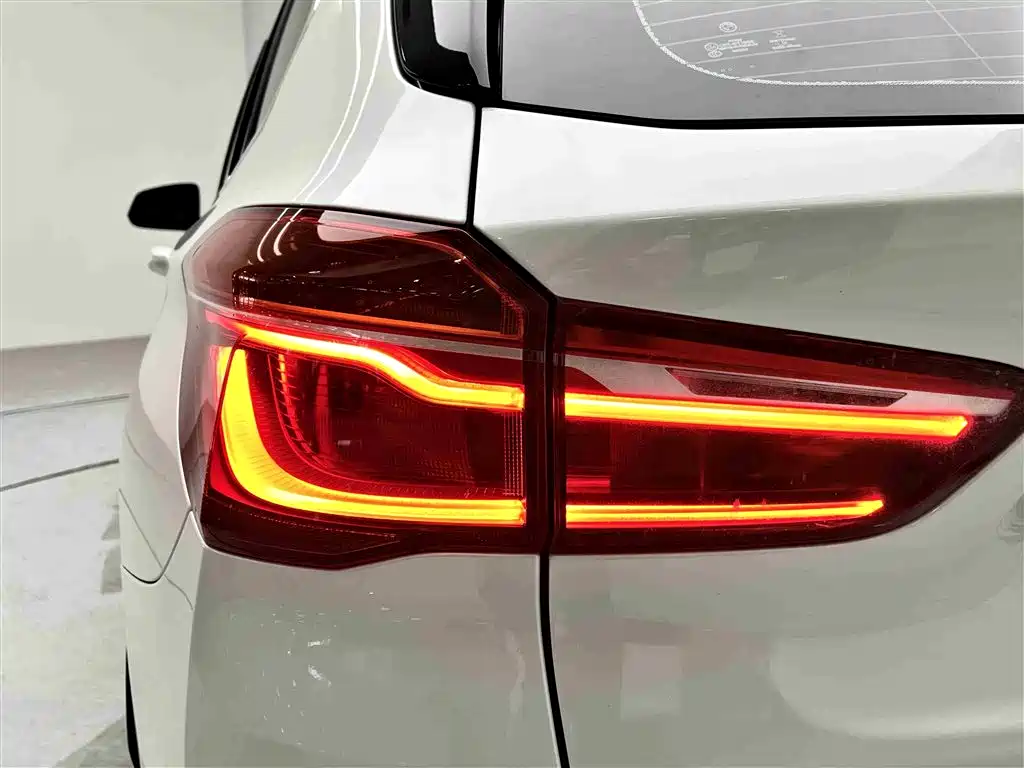 BMW X1 — фото 7
