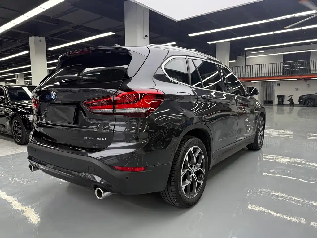 BMW X1 — фото 23