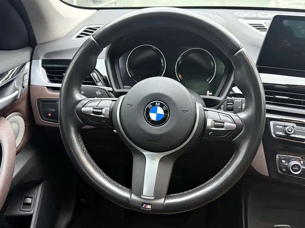 BMW X1 — фото 10