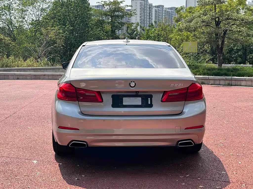 BMW 5 Series — фото 5