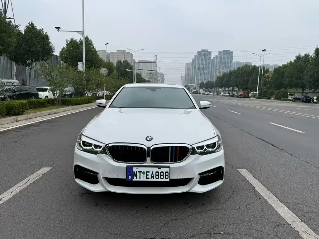 BMW 5 Series — фото 2