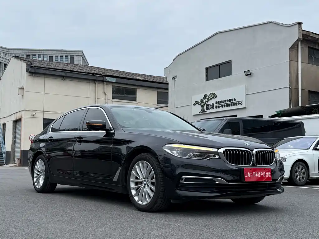BMW 5 Series — фото 31