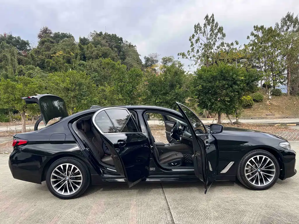 BMW 5 Series — фото 23