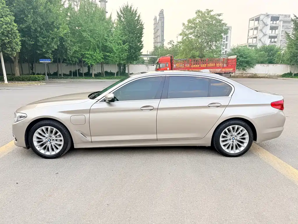 BMW 5 Series New Energy — фото 4