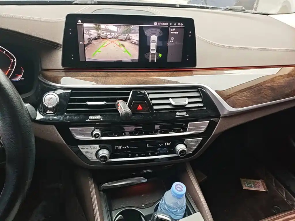 BMW 5 Series — фото 13