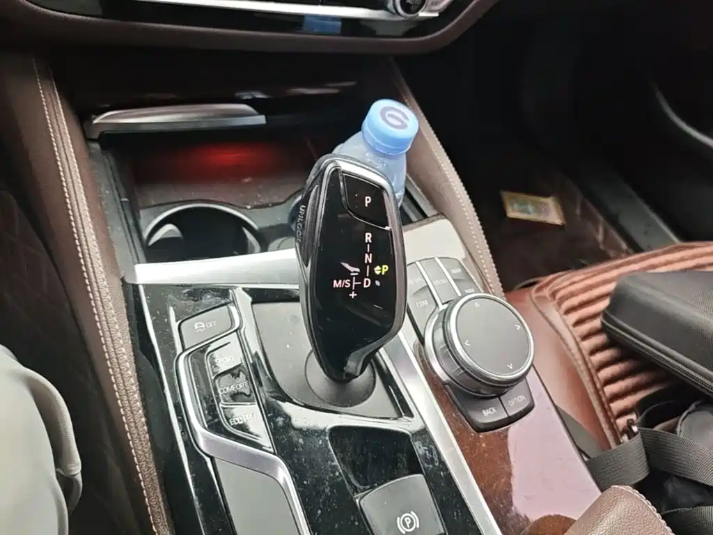 BMW 5 Series — фото 14