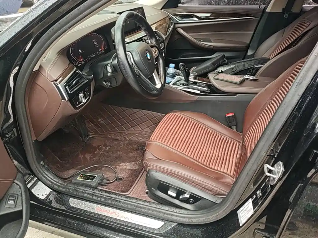 BMW 5 Series — фото 15
