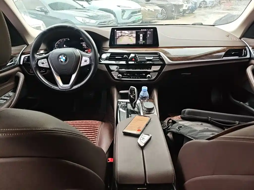 BMW 5 Series — фото 10