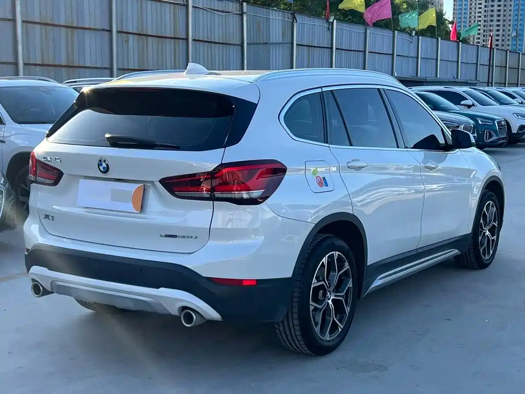 BMW X1 — фото 8