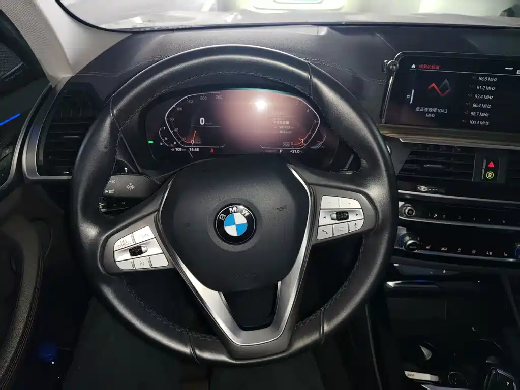 BMW X3 — фото 10