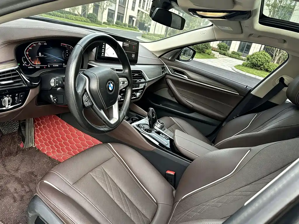 BMW 5 Series — фото 4
