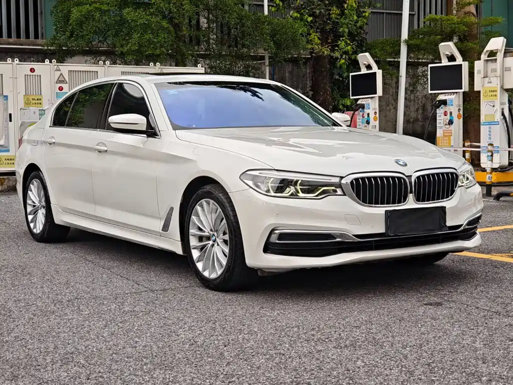 BMW 5 Series — фото 3