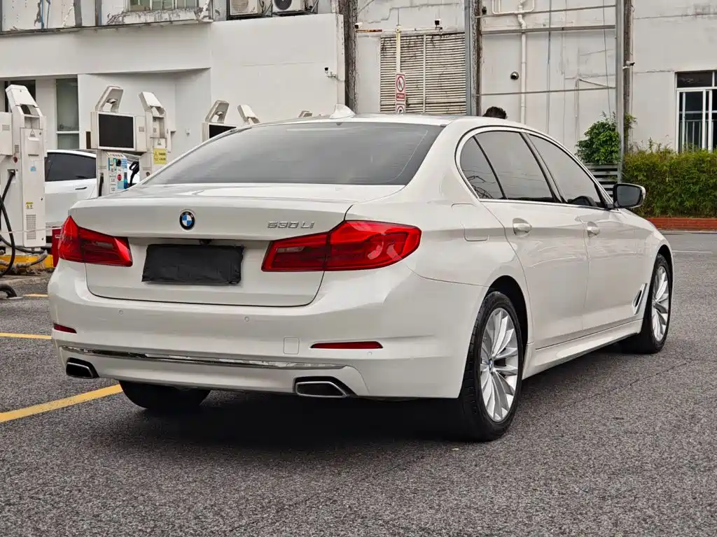 BMW 5 Series — фото 5