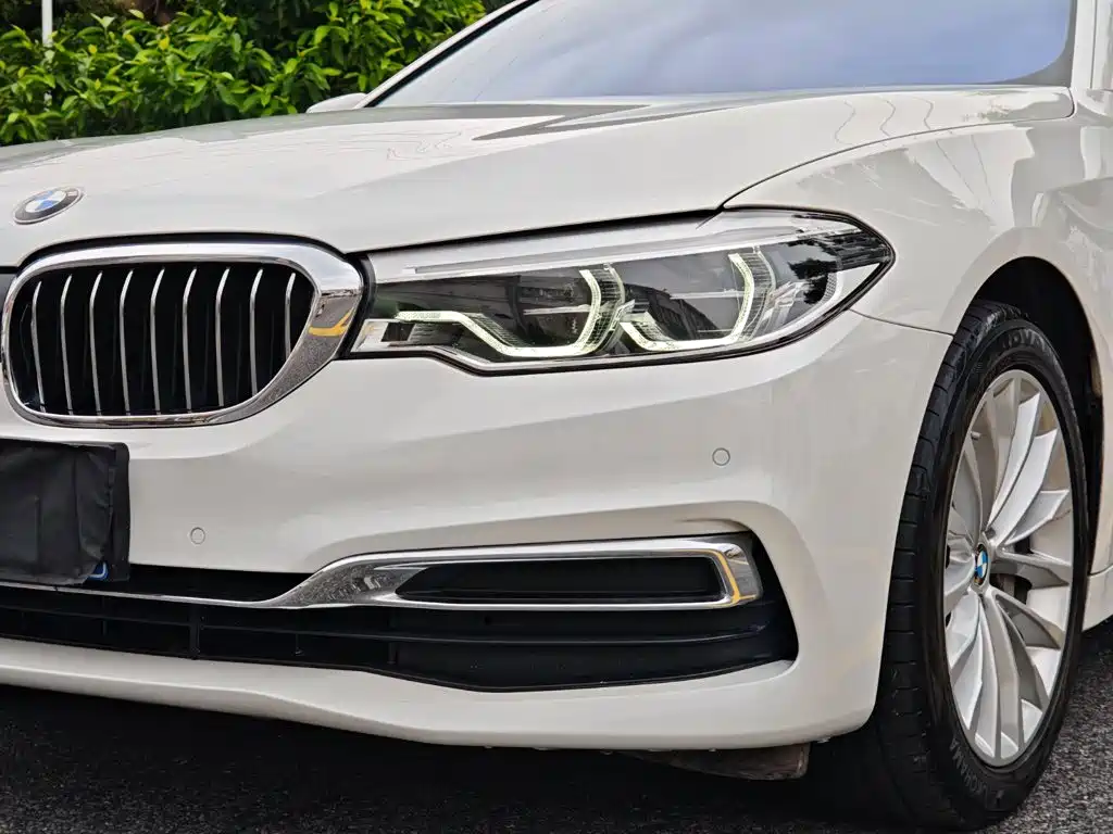 BMW 5 Series — фото 9
