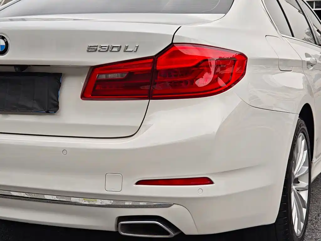 BMW 5 Series — фото 10